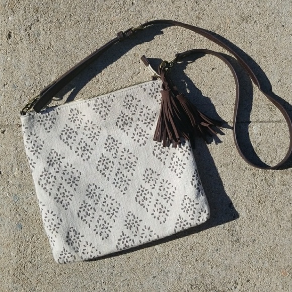 Lucky Brand Handbags - Indie lucky brand cross body